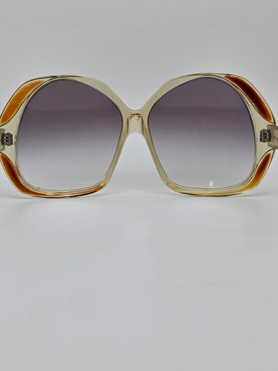 Foster Grant Clear Frame Light Purple Gradient Lens Oversized Sunglasses w/ Case main image 7